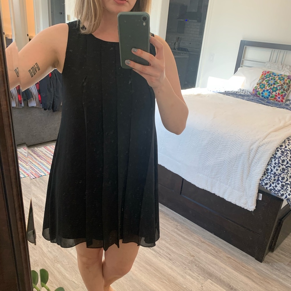 Max Studio Black Pleated Dress - Small
